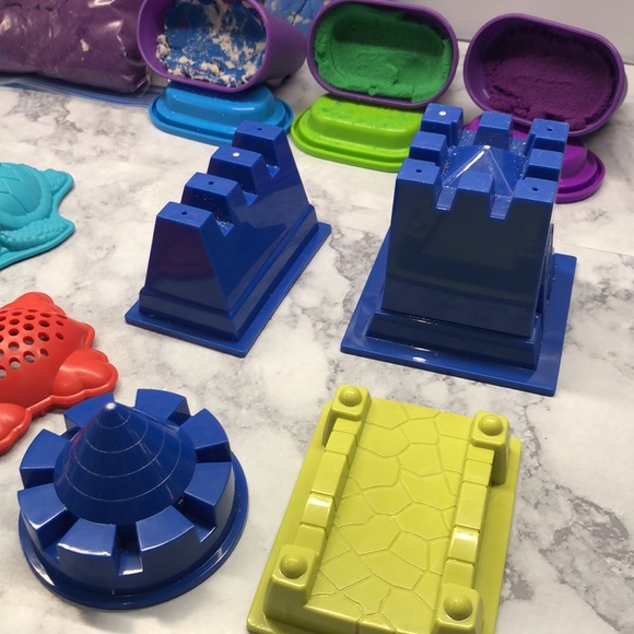 Kinetic Sand with Accessories - Picture 3 of 4